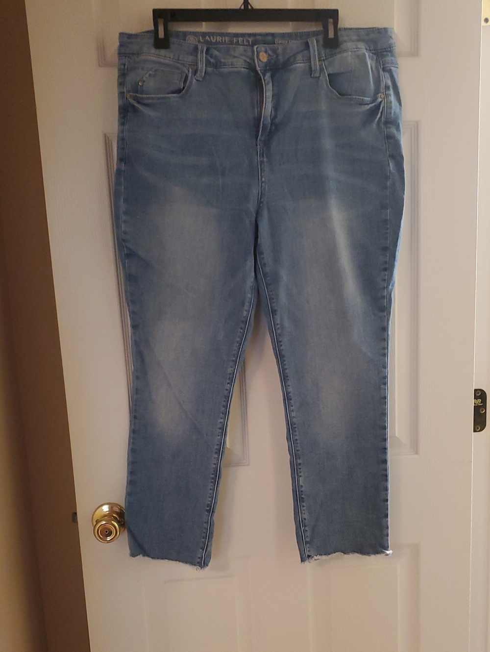 Laurie Felt Light Blue Cropped Ankle Jeans